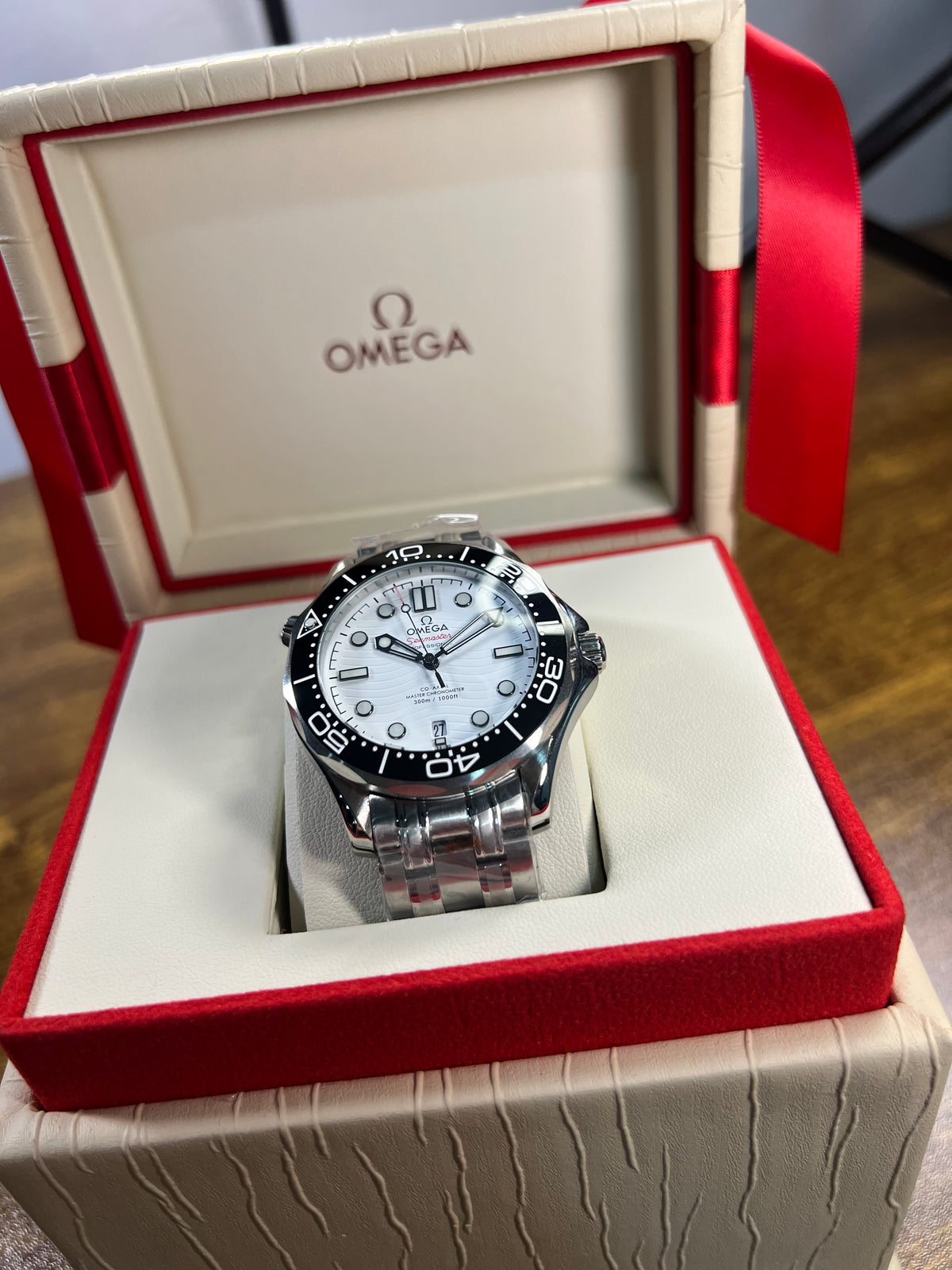 Seamaster Diver 300M Blanco Bisel Negro