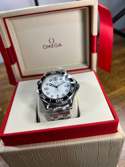 Seamaster Diver 300M Blanco Bisel Negro