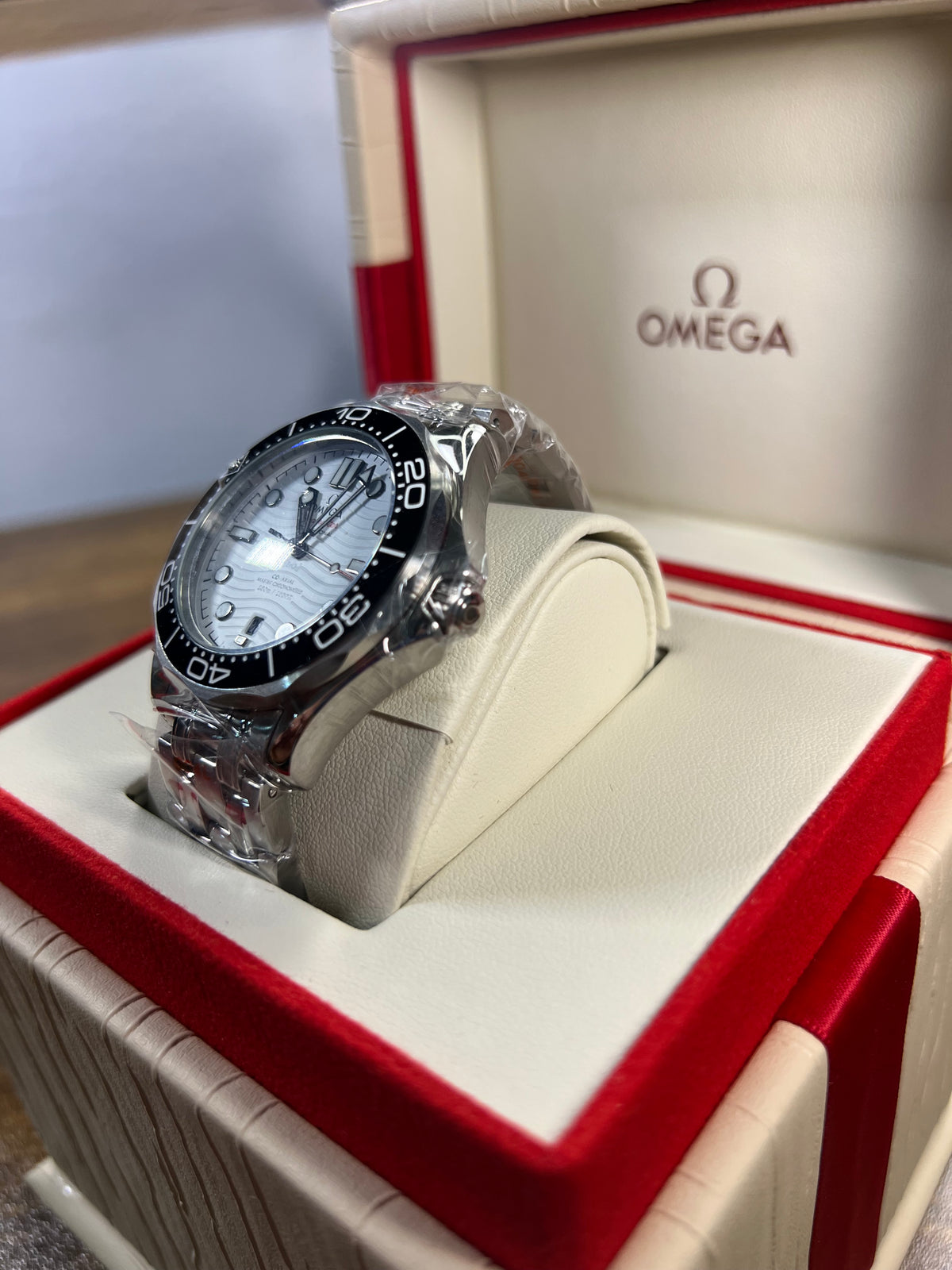 Seamaster Diver 300M Blanco Bisel Negro