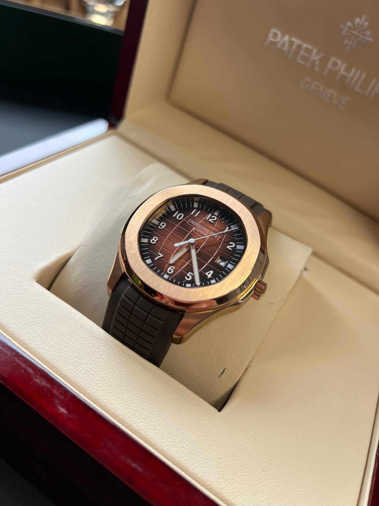 Aquanaut Chocolate full set AAA