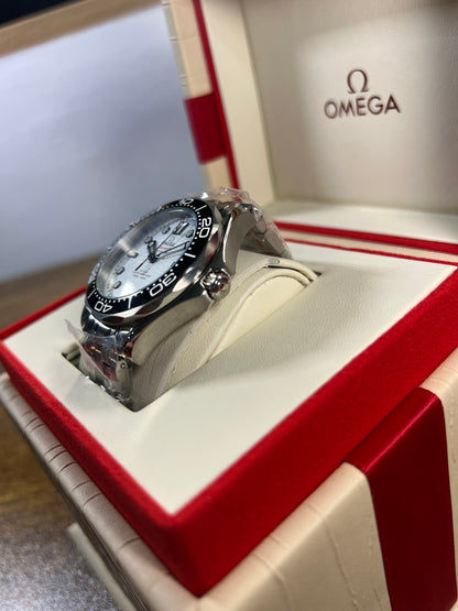 Seamaster Diver 300M Blanco Bisel Negro