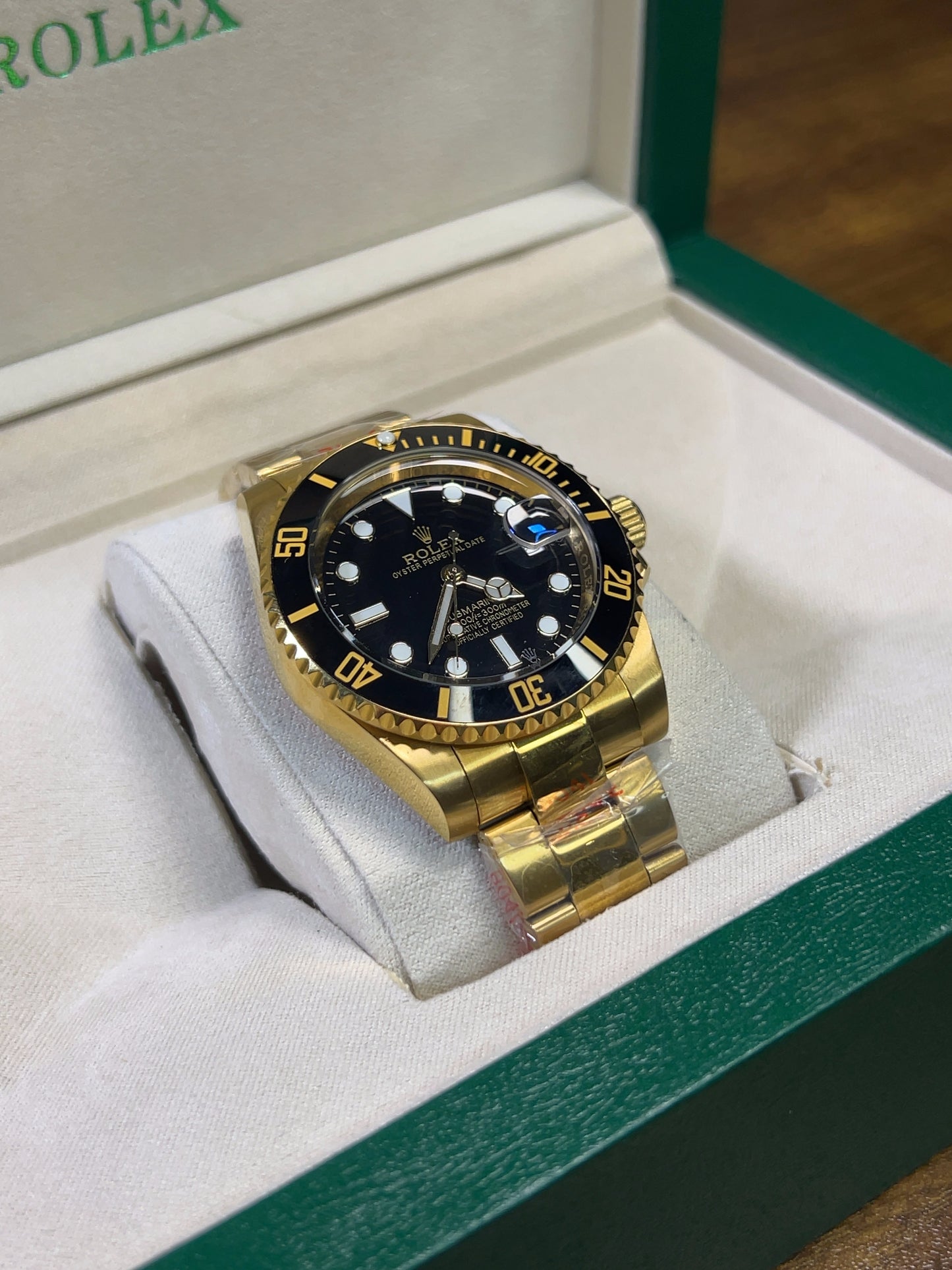 Rolex Submariner Date Oro — Carátula Negra, Bisel Negro