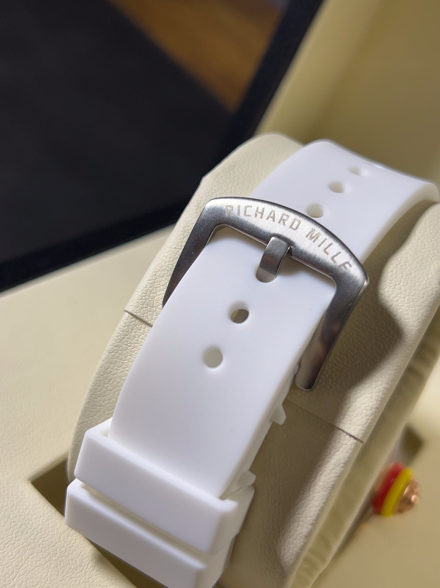 RM 88 Smile Blanco (No box)